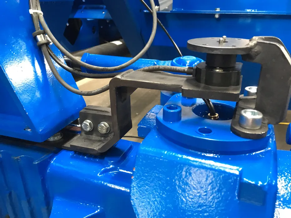 Bild 4: Der Winkelsensor erfasst die Achsposition für das Allrad-Lenksystem. (Urheber: SFM Technology)